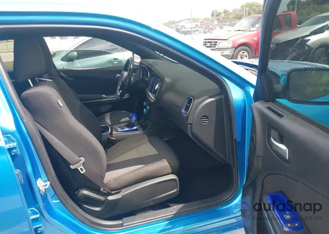 2015 Dodge Charger Sxt z USA, uszkodzony, nr VIN 2C3CDXHG3FH827754